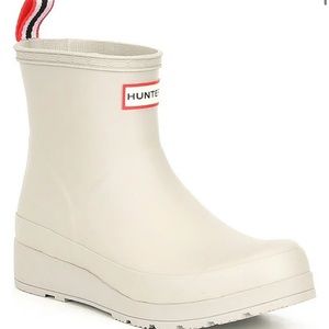 white hunter play boot